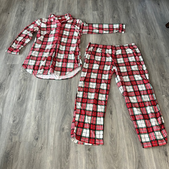 Carters mom & dad matching PJs - PJ shirt for mom- medium / pants for dad XL - Picture 1 of 11